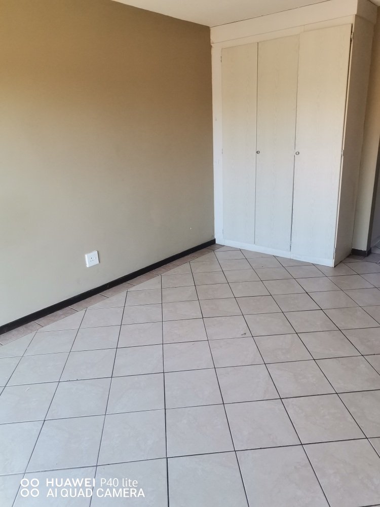 To Let 1 Bedroom Property for Rent in The Orchards Gauteng