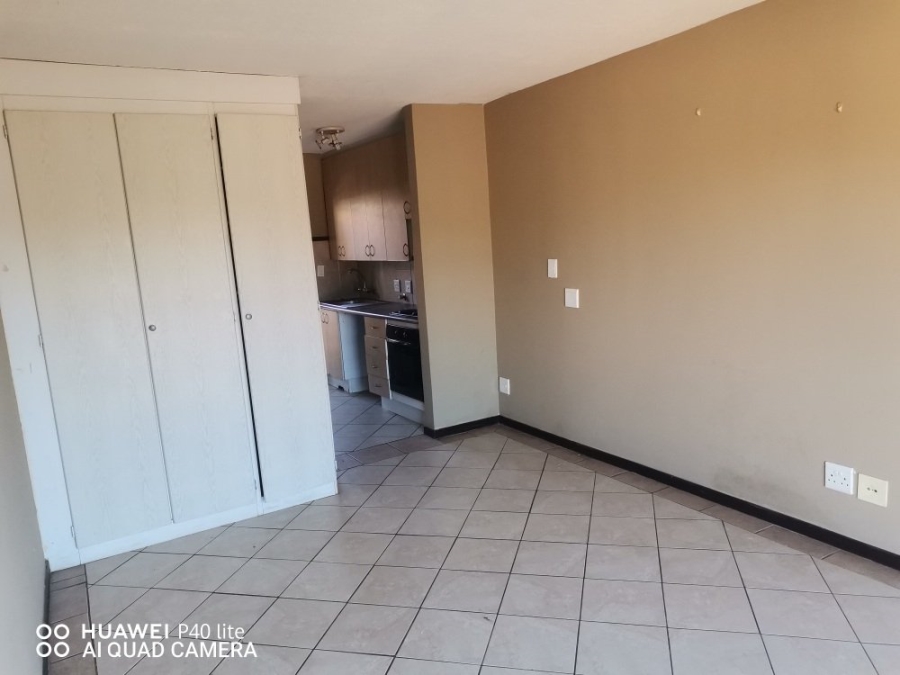 To Let 1 Bedroom Property for Rent in The Orchards Gauteng