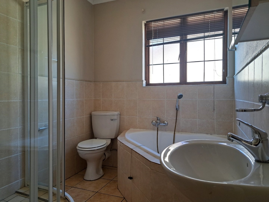 To Let 3 Bedroom Property for Rent in Noordhang Gauteng