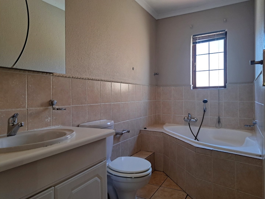 To Let 3 Bedroom Property for Rent in Noordhang Gauteng