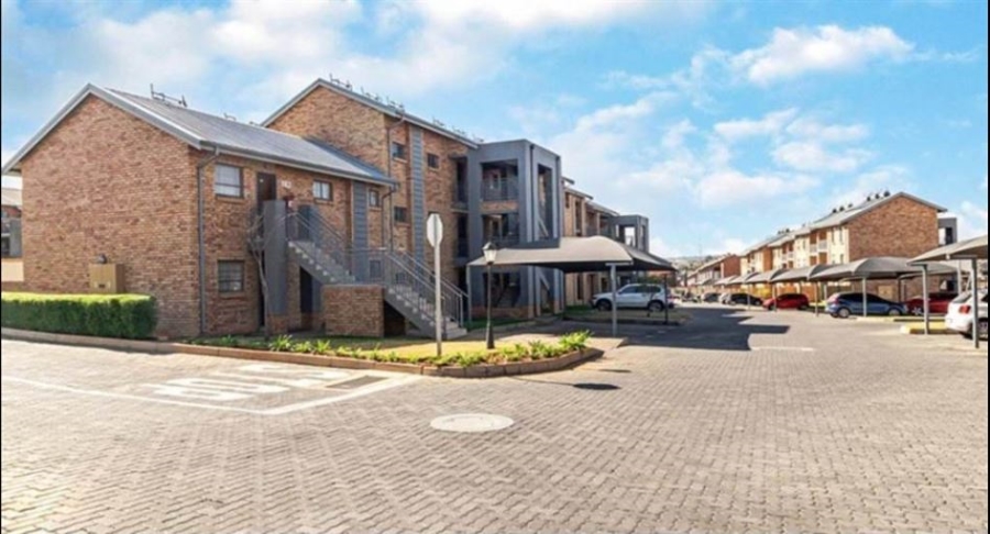 2 Bedroom Property for Sale in Blue Hills Gauteng
