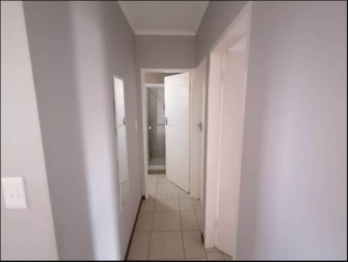 2 Bedroom Property for Sale in Blue Hills Gauteng