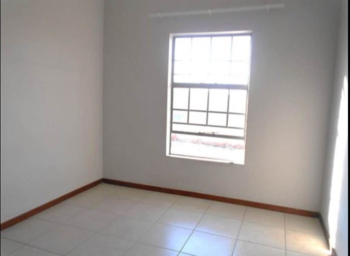 2 Bedroom Property for Sale in Blue Hills Gauteng