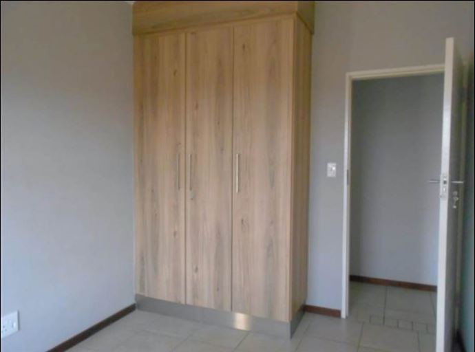 2 Bedroom Property for Sale in Blue Hills Gauteng