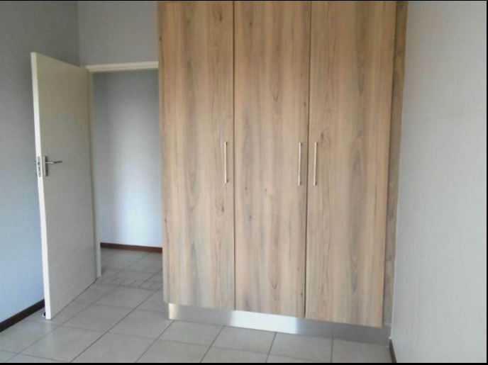 2 Bedroom Property for Sale in Blue Hills Gauteng