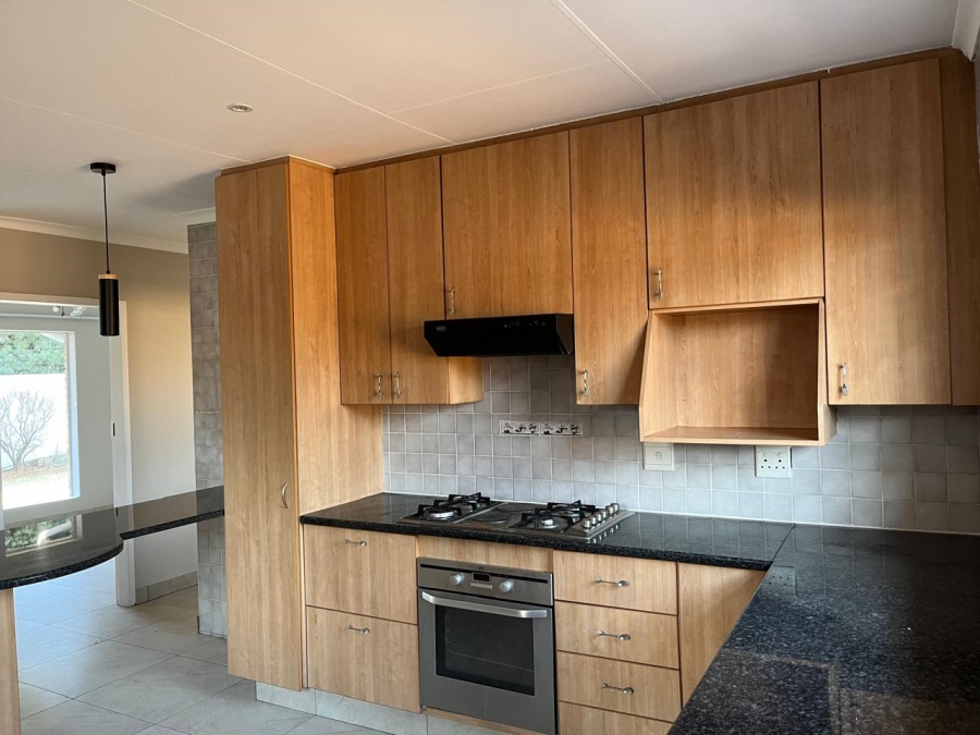 To Let 3 Bedroom Property for Rent in Beyers Park Gauteng
