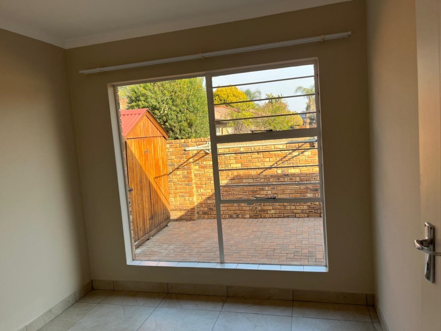 To Let 3 Bedroom Property for Rent in Beyers Park Gauteng