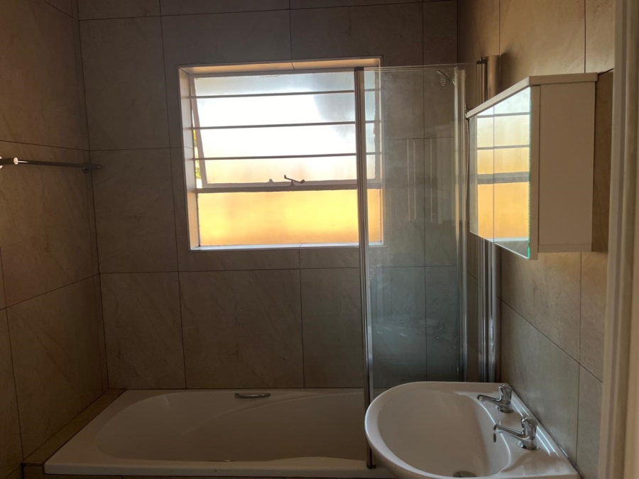 To Let 3 Bedroom Property for Rent in Beyers Park Gauteng