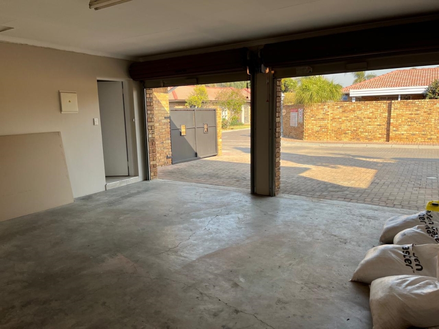 To Let 3 Bedroom Property for Rent in Beyers Park Gauteng