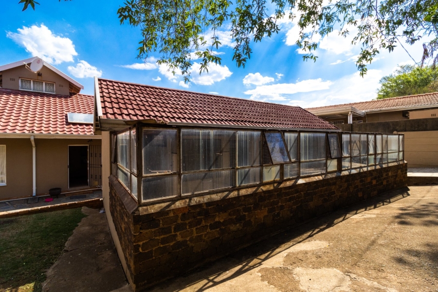 4 Bedroom Property for Sale in Glenvista Gauteng