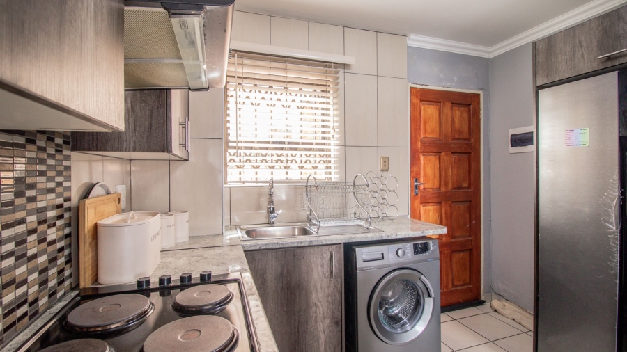 To Let 3 Bedroom Property for Rent in Witfield Gauteng