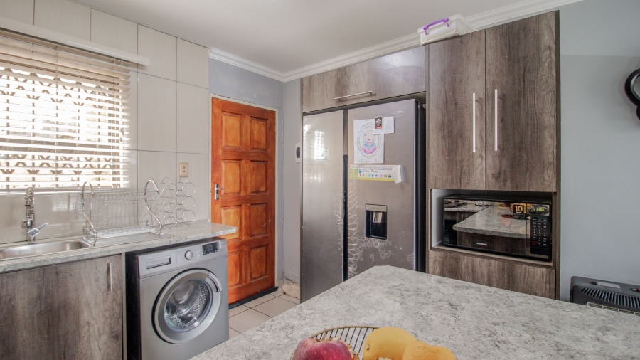 To Let 3 Bedroom Property for Rent in Witfield Gauteng