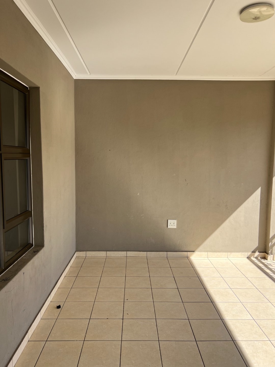 To Let 3 Bedroom Property for Rent in Kengies Gauteng