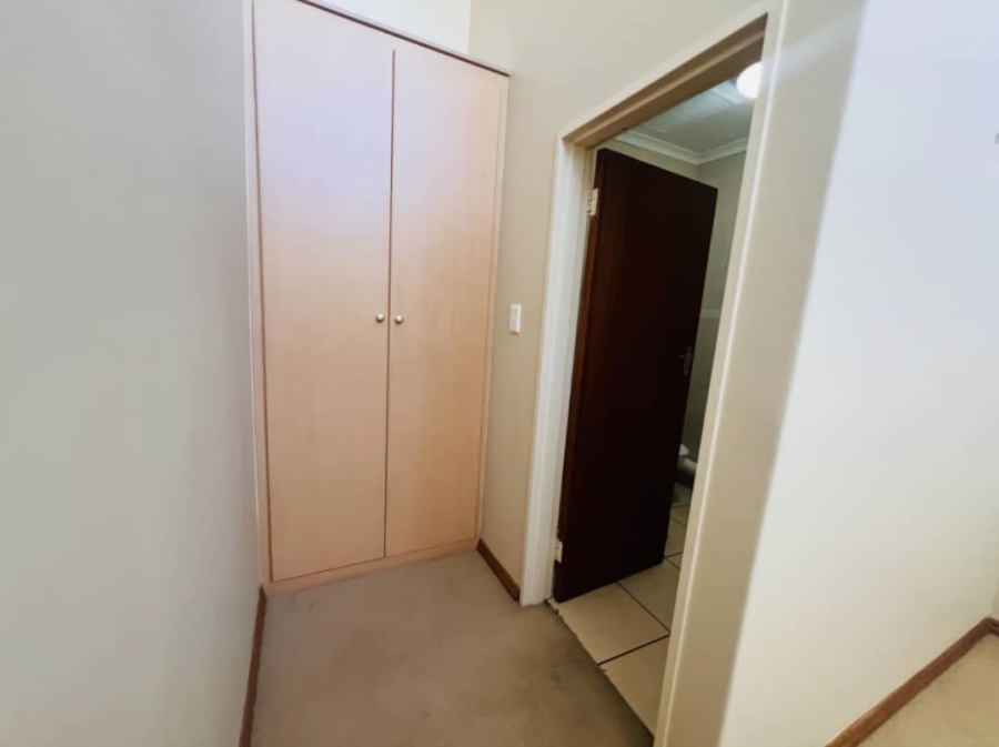 1 Bedroom Property for Sale in Hillcrest Gauteng