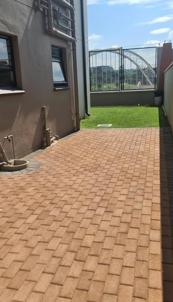 To Let 3 Bedroom Property for Rent in Waterfall Gauteng