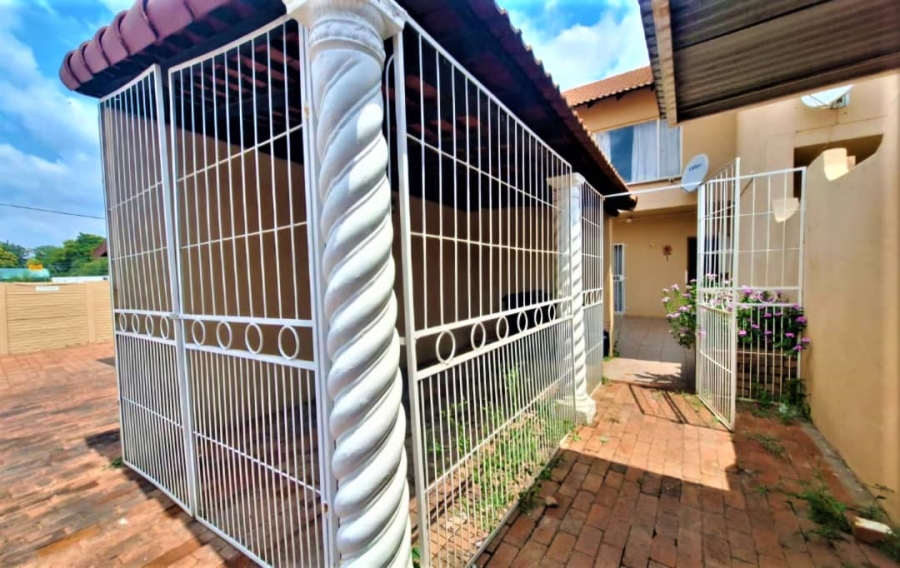 2 Bedroom Property for Sale in Pretoria Gardens Gauteng