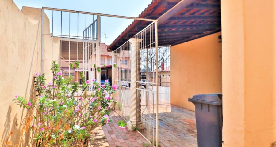 2 Bedroom Property for Sale in Pretoria Gardens Gauteng