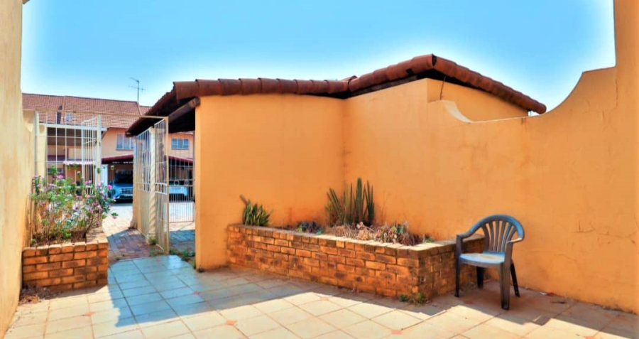 2 Bedroom Property for Sale in Pretoria Gardens Gauteng