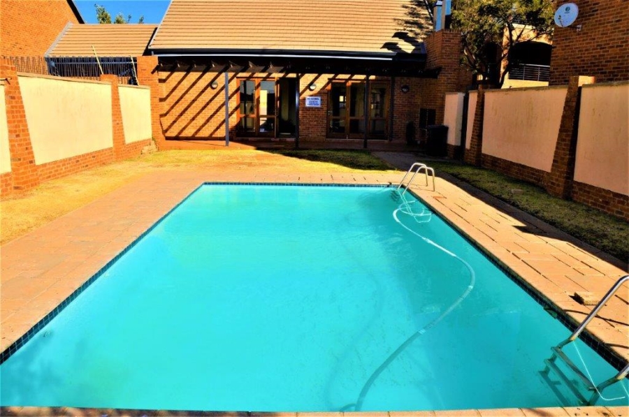 2 Bedroom Property for Sale in Carlswald Gauteng