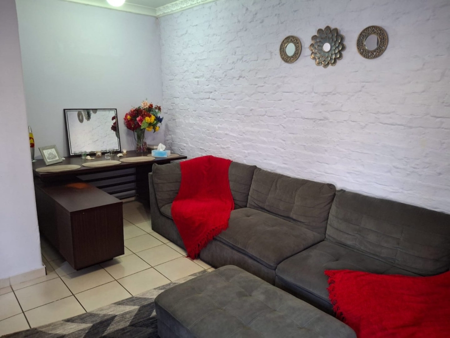 3 Bedroom Property for Sale in Crown Gardens Gauteng