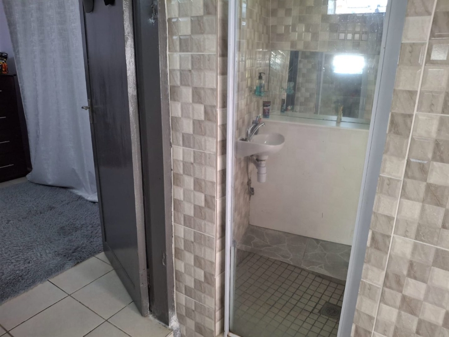 3 Bedroom Property for Sale in Crown Gardens Gauteng
