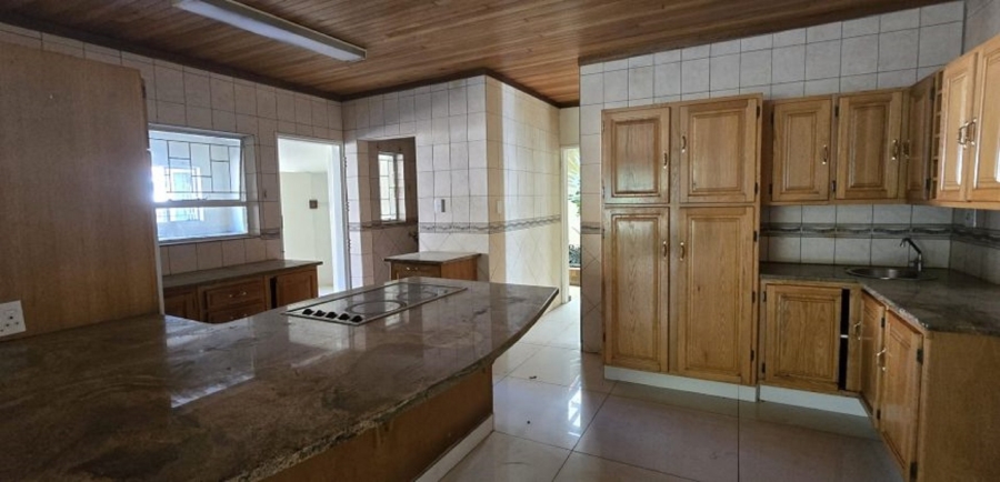 5 Bedroom Property for Sale in Elardus Park Gauteng