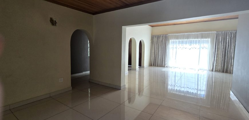 5 Bedroom Property for Sale in Elardus Park Gauteng