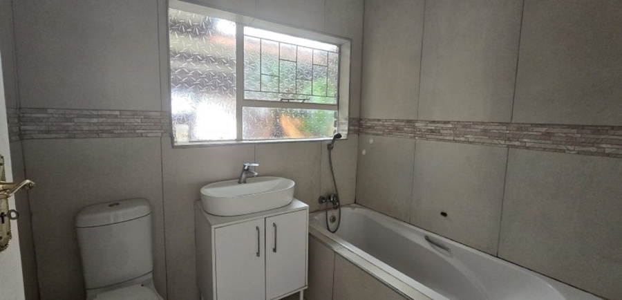 5 Bedroom Property for Sale in Elardus Park Gauteng