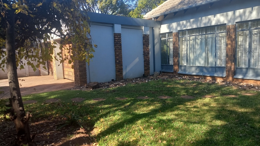 5 Bedroom Property for Sale in Elardus Park Gauteng