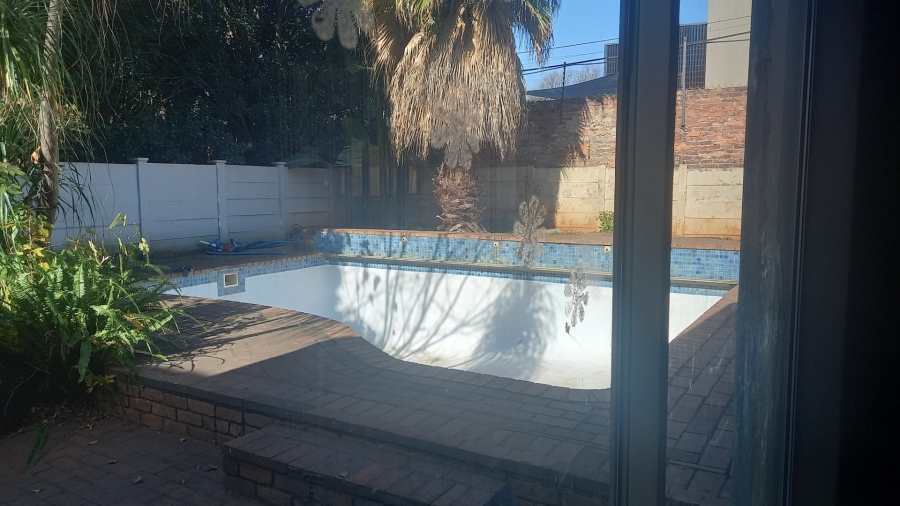 5 Bedroom Property for Sale in Elardus Park Gauteng