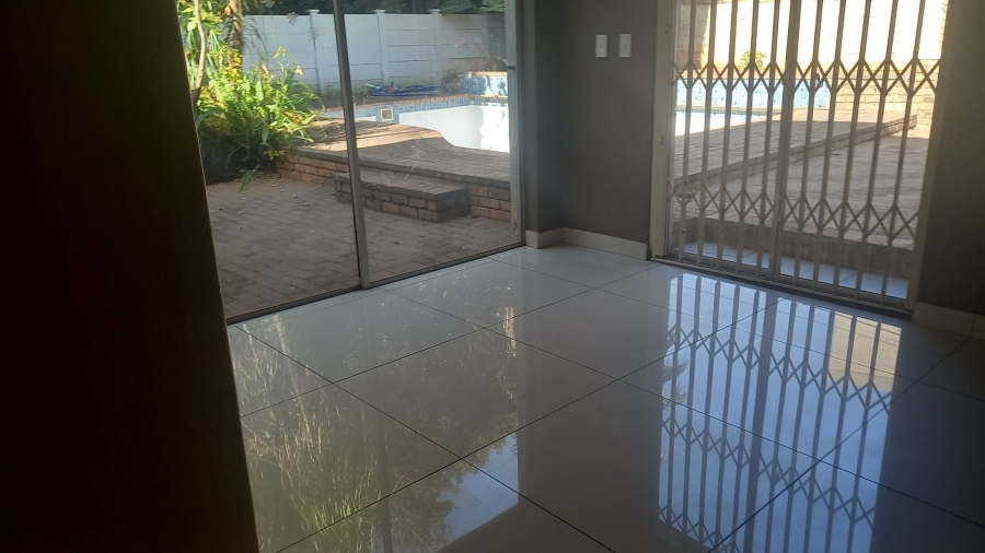 5 Bedroom Property for Sale in Elardus Park Gauteng