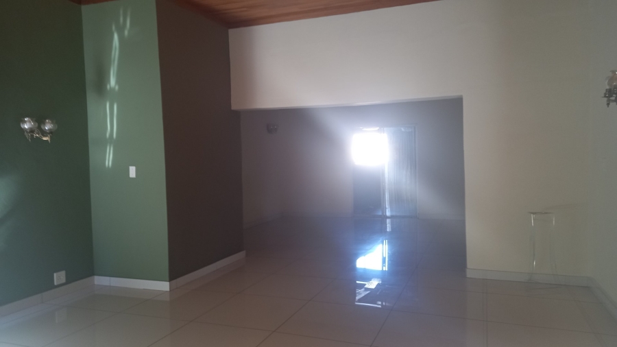 5 Bedroom Property for Sale in Elardus Park Gauteng