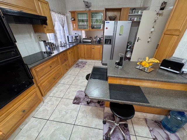 4 Bedroom Property for Sale in Glen Marais Gauteng