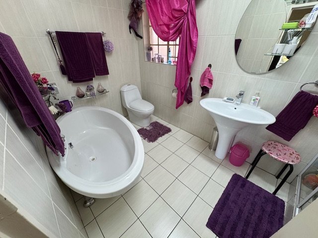 4 Bedroom Property for Sale in Glen Marais Gauteng