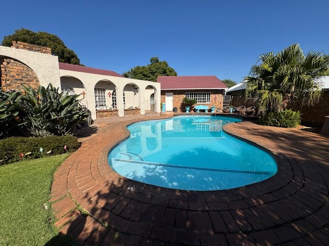 4 Bedroom Property for Sale in Glen Marais Gauteng