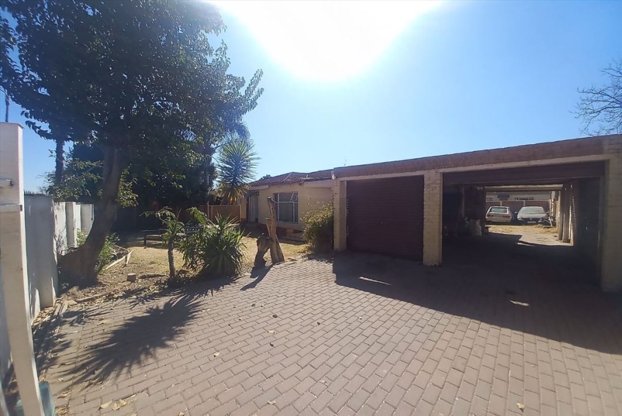 6 Bedroom Property for Sale in Kempton Park Ext 2 Gauteng