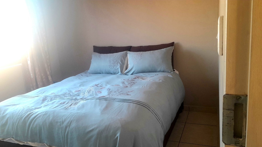 2 Bedroom Property for Sale in Die Hoewes Gauteng