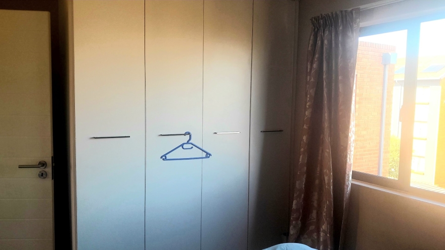 2 Bedroom Property for Sale in Die Hoewes Gauteng