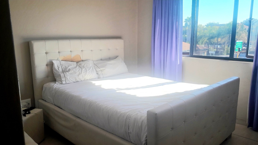 2 Bedroom Property for Sale in Die Hoewes Gauteng