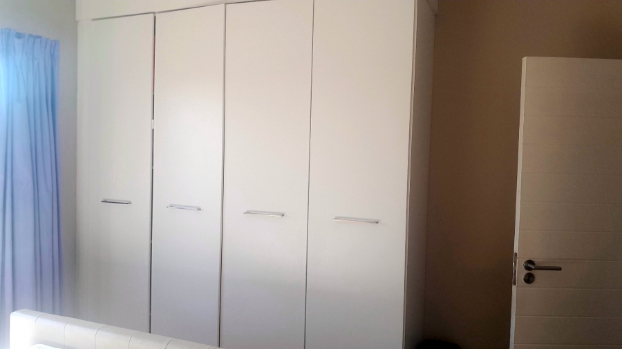 2 Bedroom Property for Sale in Die Hoewes Gauteng