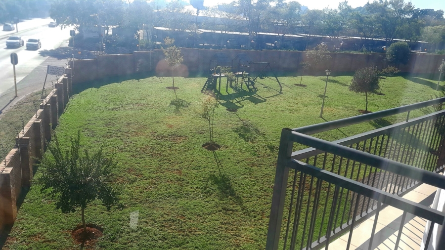 2 Bedroom Property for Sale in Die Hoewes Gauteng