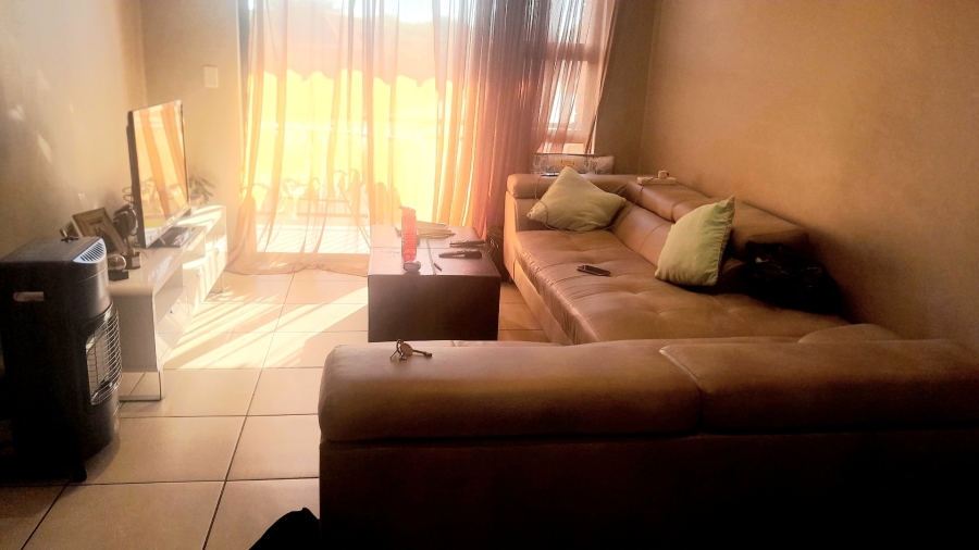 2 Bedroom Property for Sale in Die Hoewes Gauteng