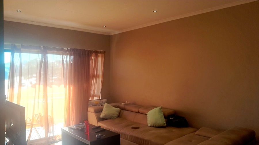 2 Bedroom Property for Sale in Die Hoewes Gauteng
