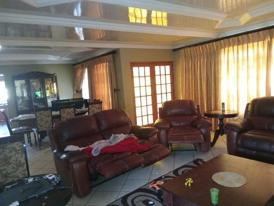  Bedroom Property for Sale in The Orchards Gauteng