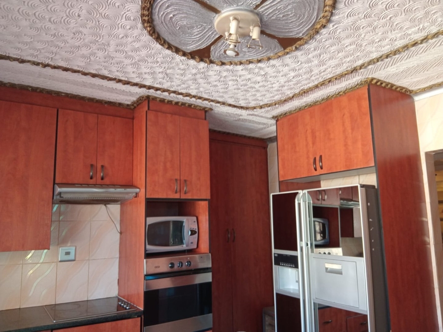  Bedroom Property for Sale in The Orchards Gauteng