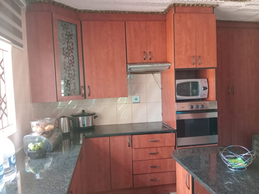  Bedroom Property for Sale in The Orchards Gauteng
