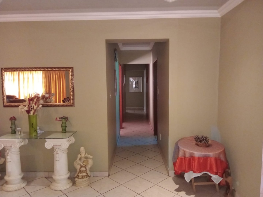  Bedroom Property for Sale in The Orchards Gauteng