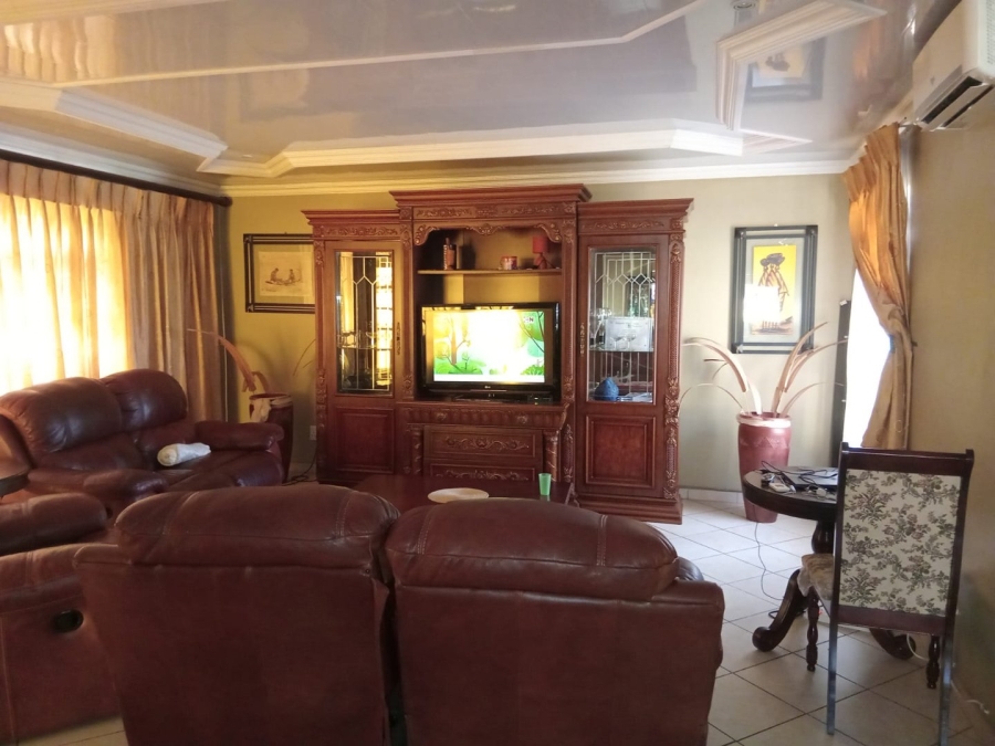  Bedroom Property for Sale in The Orchards Gauteng