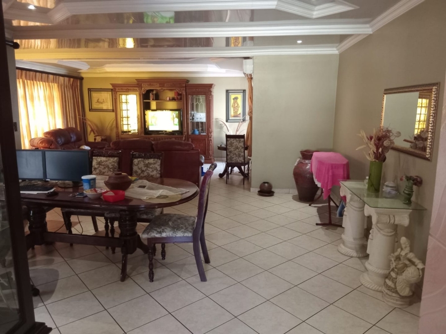  Bedroom Property for Sale in The Orchards Gauteng