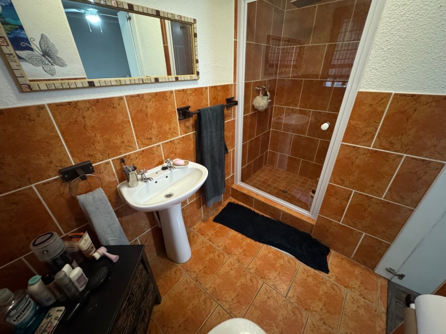 4 Bedroom Property for Sale in Glen Marais Gauteng